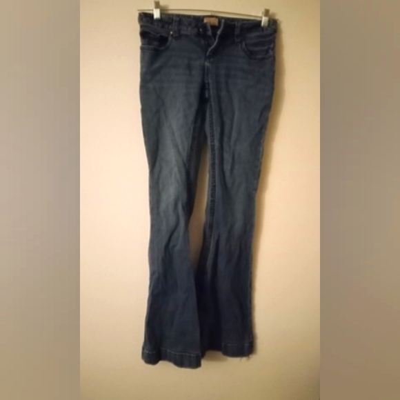Free People Vintage Frazzled Hem 1970s Original Bell Bottoms Blue Jeans- Size 28 - Picture 3 of 8